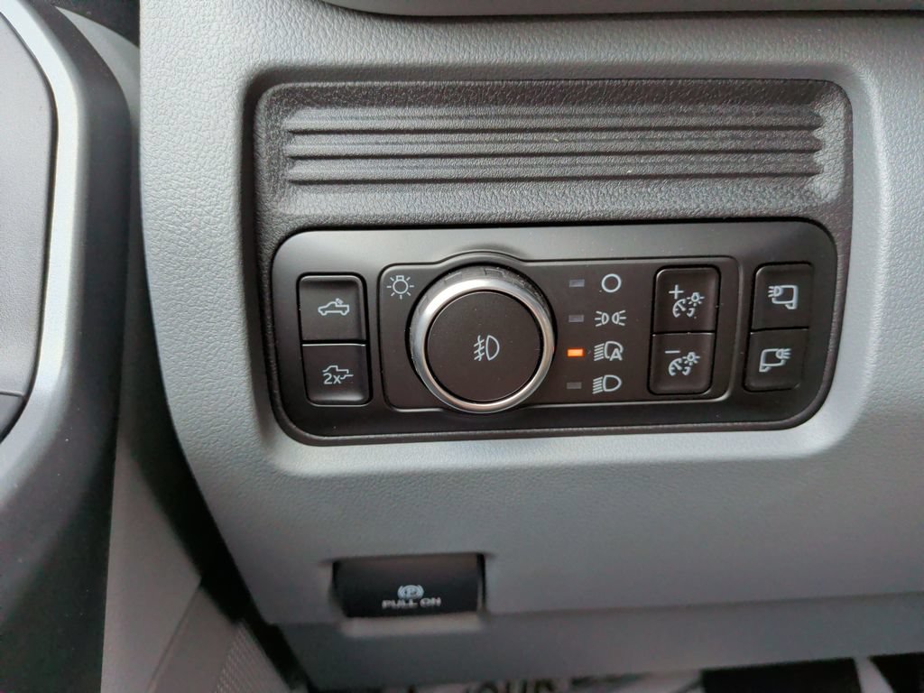 New 2026 Ford F250 XLT w/ XLT Premium Package AWD/4WD image 30