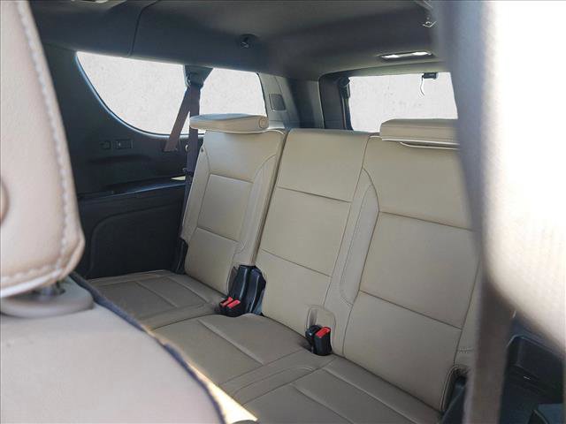 Used 2024 Chevrolet Suburban Premier w/ Premium Package RWD image 10