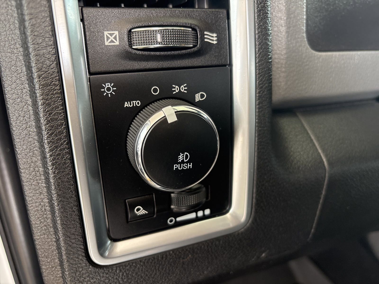 Used 2018 RAM 1500 Big Horn image 12