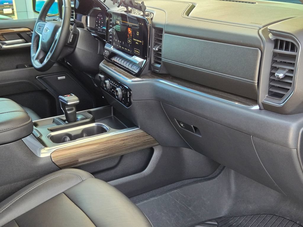 Used 2023 Chevrolet Silverado 1500 LT Trail Boss w/ LT Trail Boss Premium Package AWD/4WD image 28