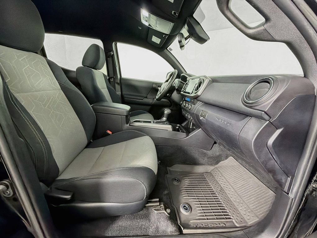 Used 2022 Toyota Tacoma TRD Sport w/ Technology Package RWD image 28