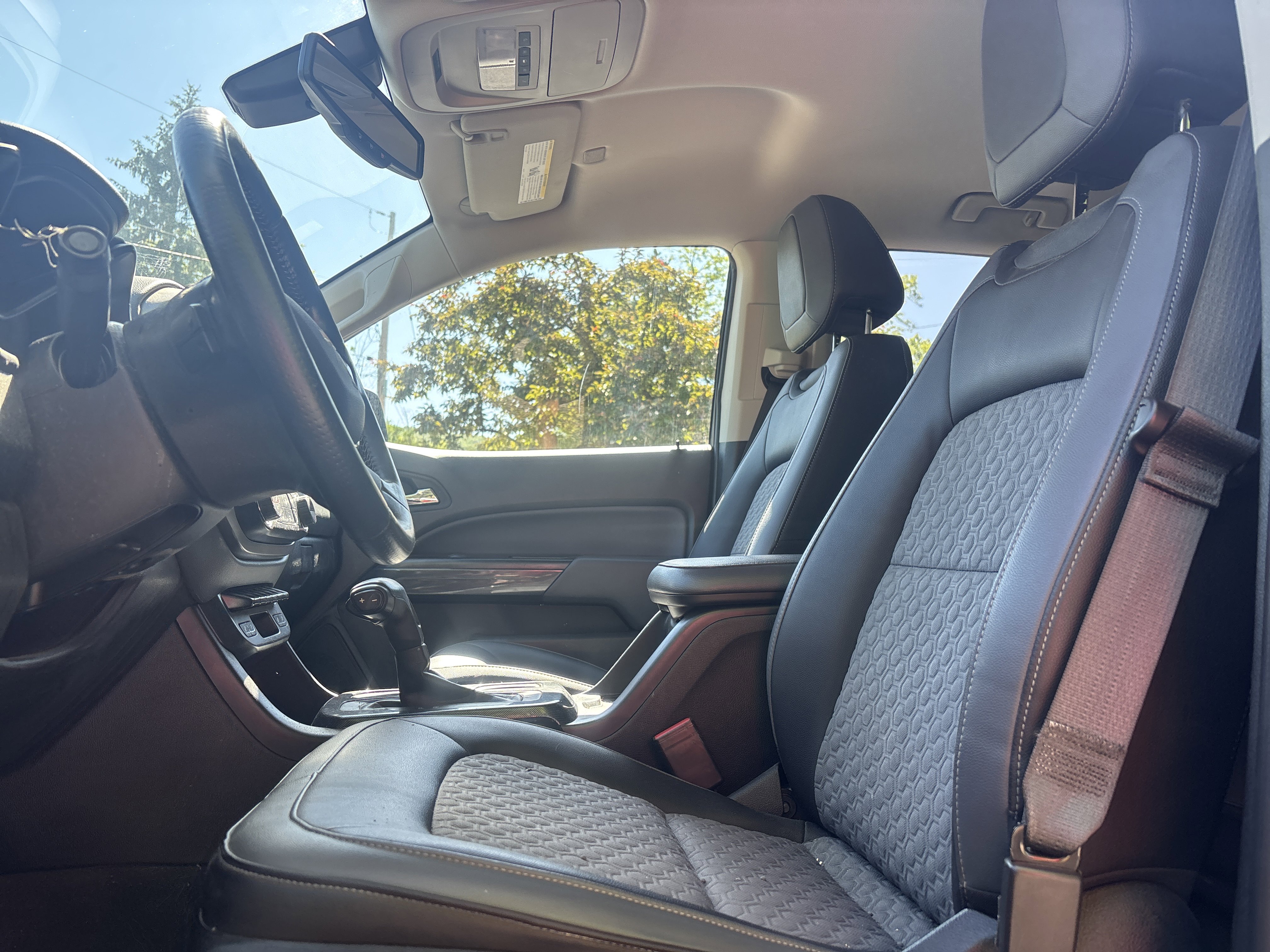 Used 2020 Chevrolet Colorado Z71 AWD/4WD image 12