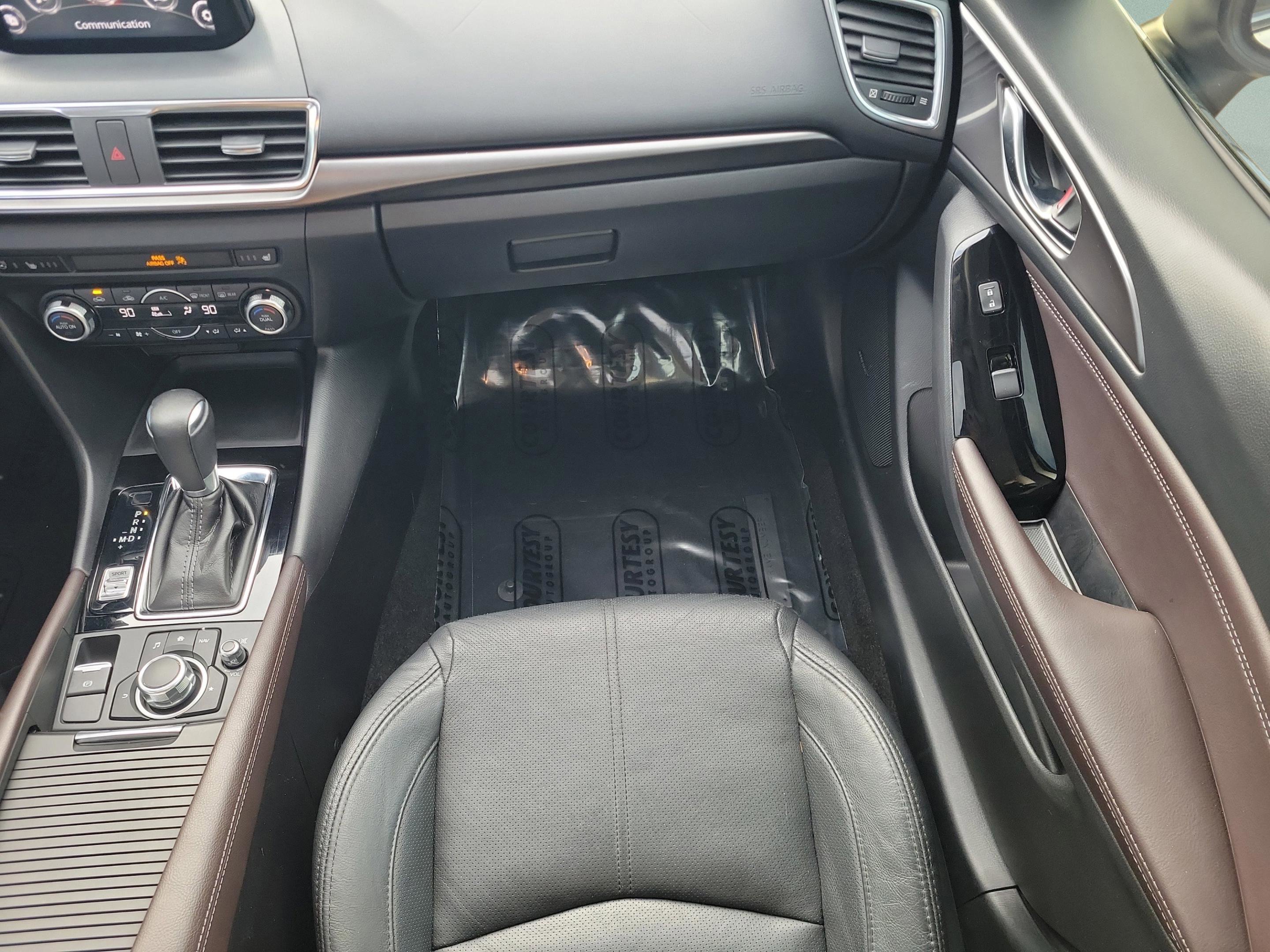 Used 2018 MAZDA MAZDA3 Grand Touring w/ Premium Equipment Package image 16