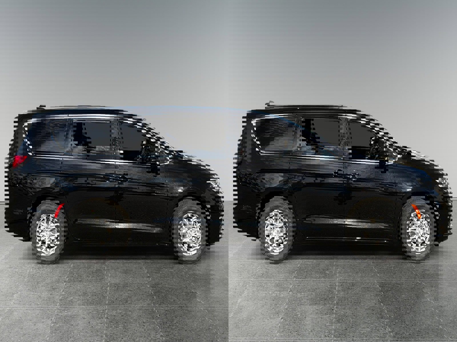 New 2026 Chrysler Pacifica Select image 6