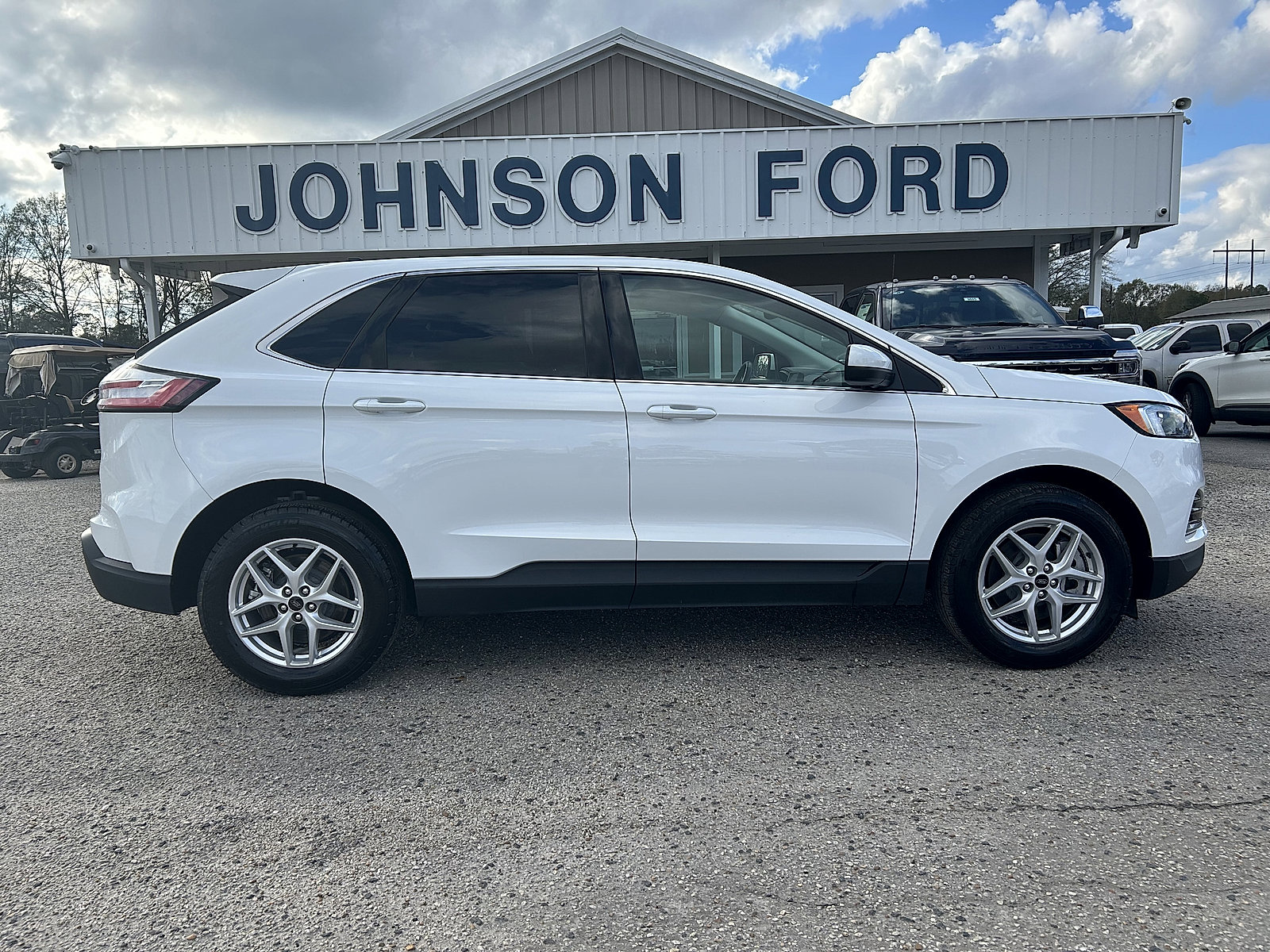 Used 2024 Ford Edge SEL image 3