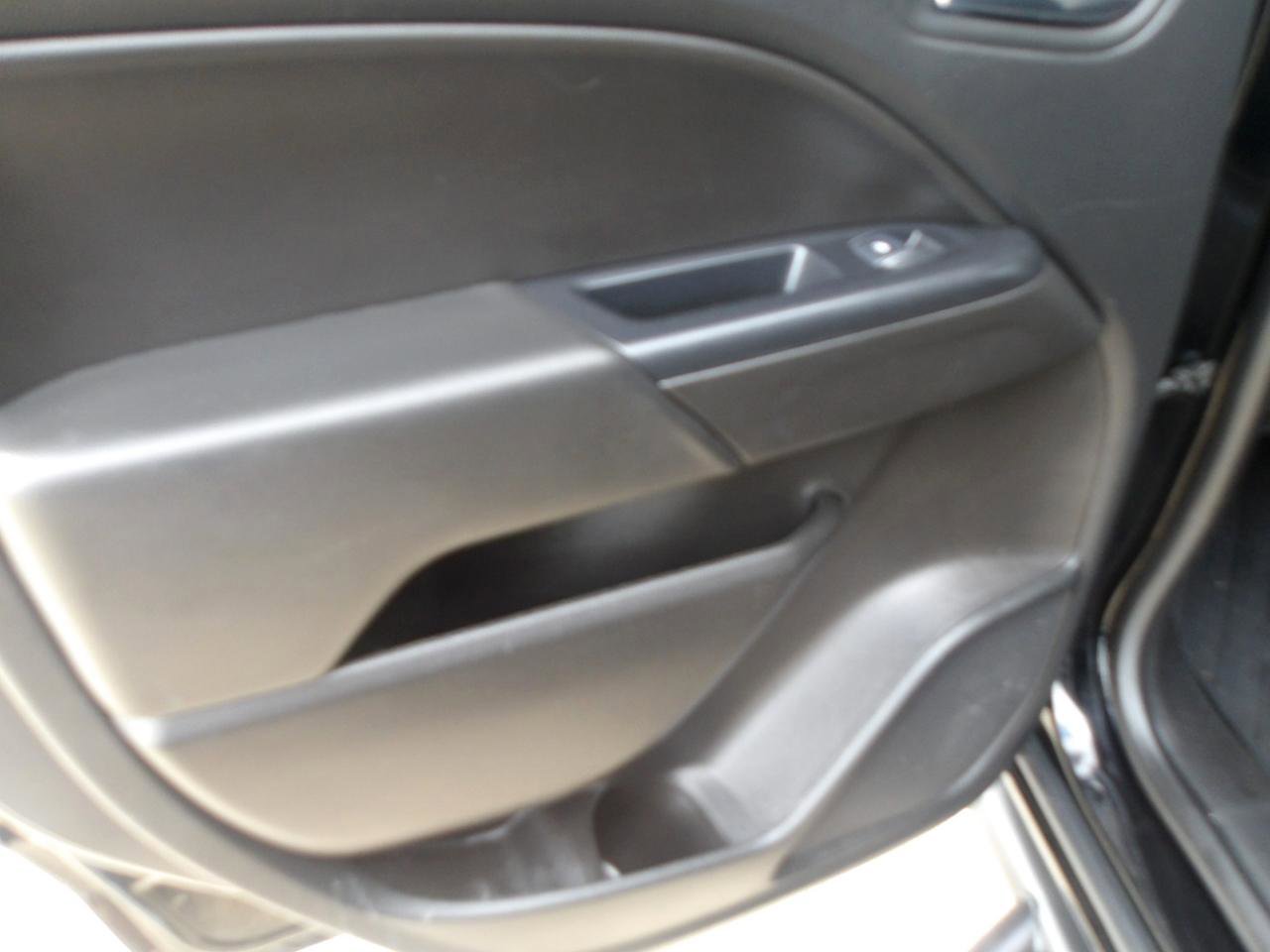 Used 2020 Chevrolet Colorado ZR2 w/ ZR2 Midnight Special Edition image 16