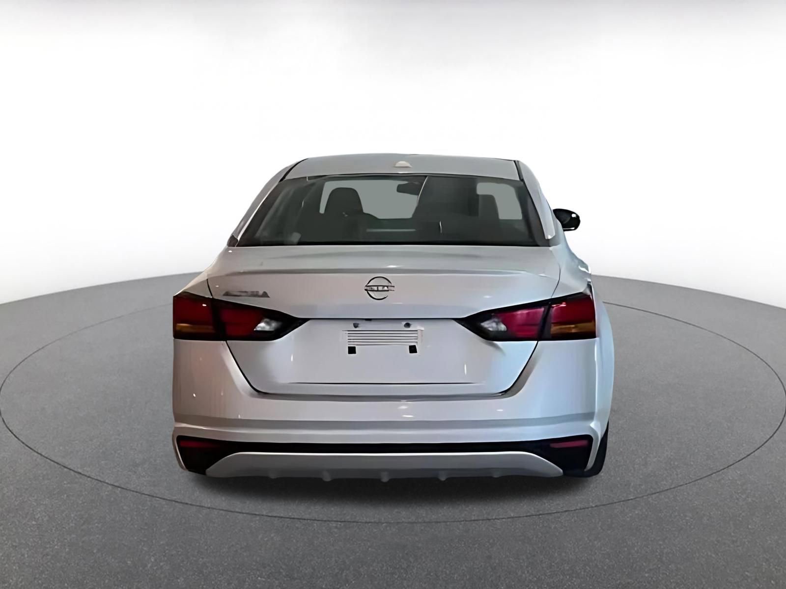 Used 2025 Nissan Altima 2.5 SV image 10