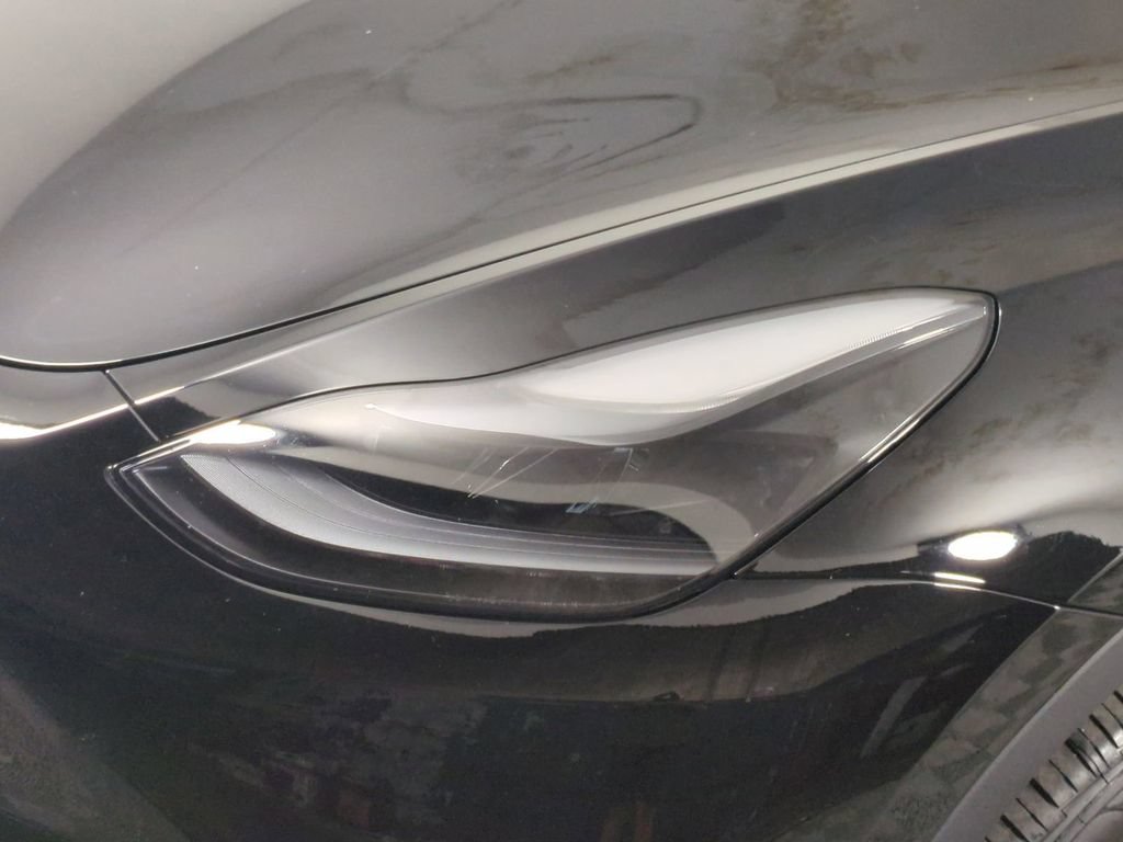 Used 2024 Tesla Model Y Long Range AWD/4WD image 10