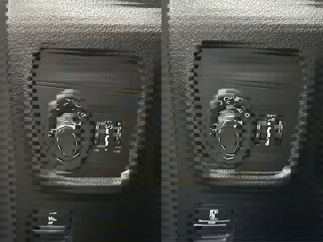 Used 2023 Jeep Grand Cherokee L Laredo image 17