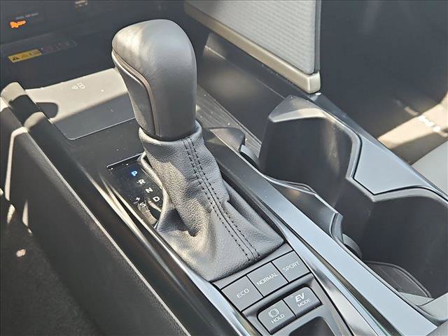 Used 2025 Toyota Camry SE w/ Convenience Package FWD image 12