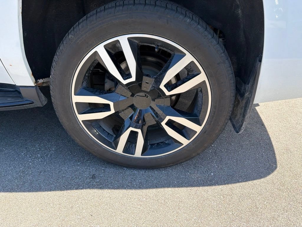 Used 2020 Chevrolet Suburban Premier AWD/4WD image 11
