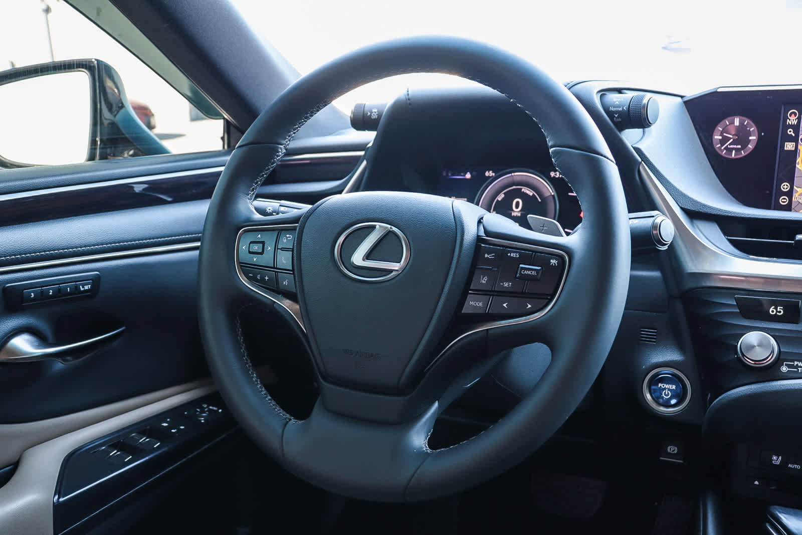 Used 2021 Lexus ES 300h w/ Premium Package image 20