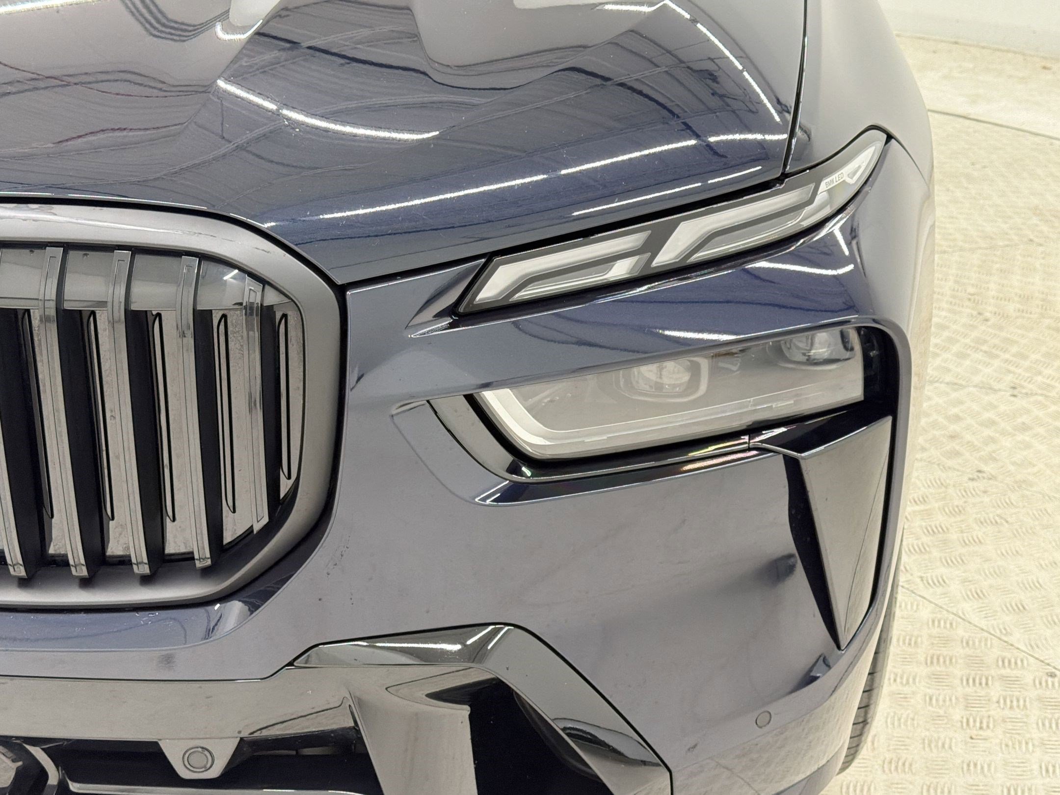 Certified 2025 BMW X7 xDrive40i w/ M Sport Package AWD/4WD image 11