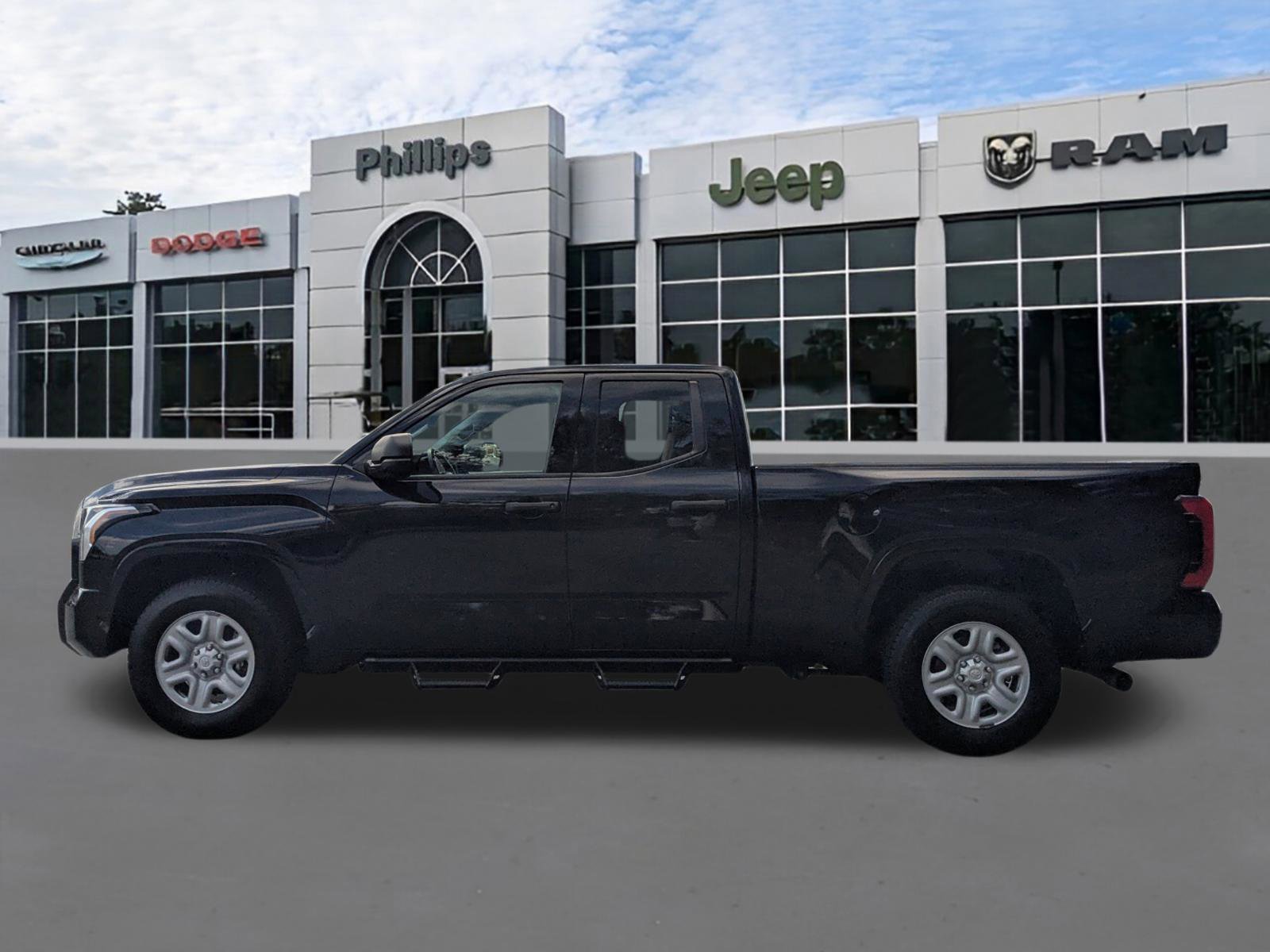 Used 2022 Toyota Tundra SR w/ SR Tow Package image 6