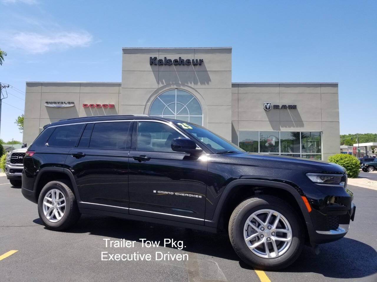 Certified 2025 Jeep Grand Cherokee L Laredo w/ Trailer Tow Package