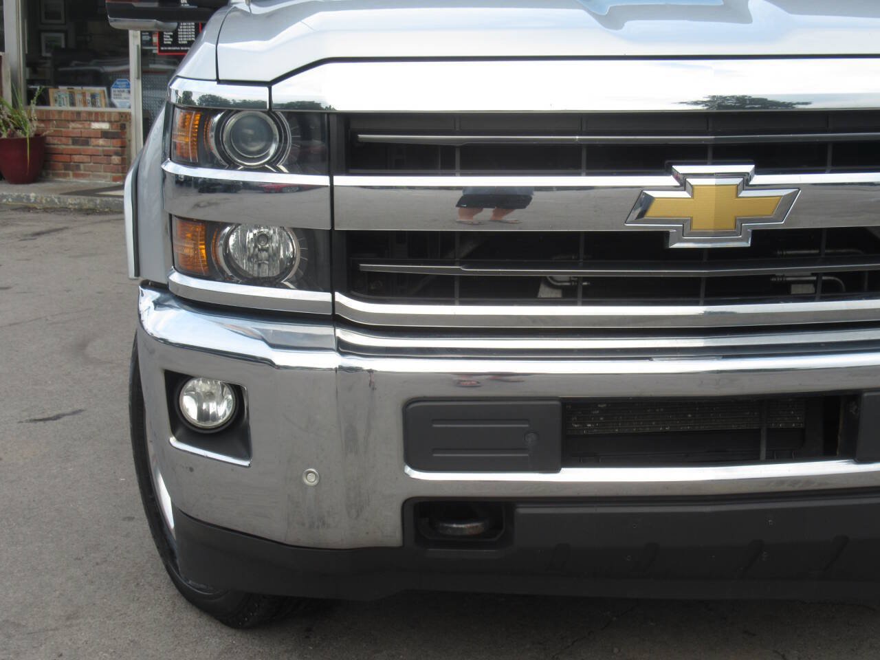 Used 2018 Chevrolet Silverado 2500 LTZ w/ Vortec Plus Package AWD/4WD image 3
