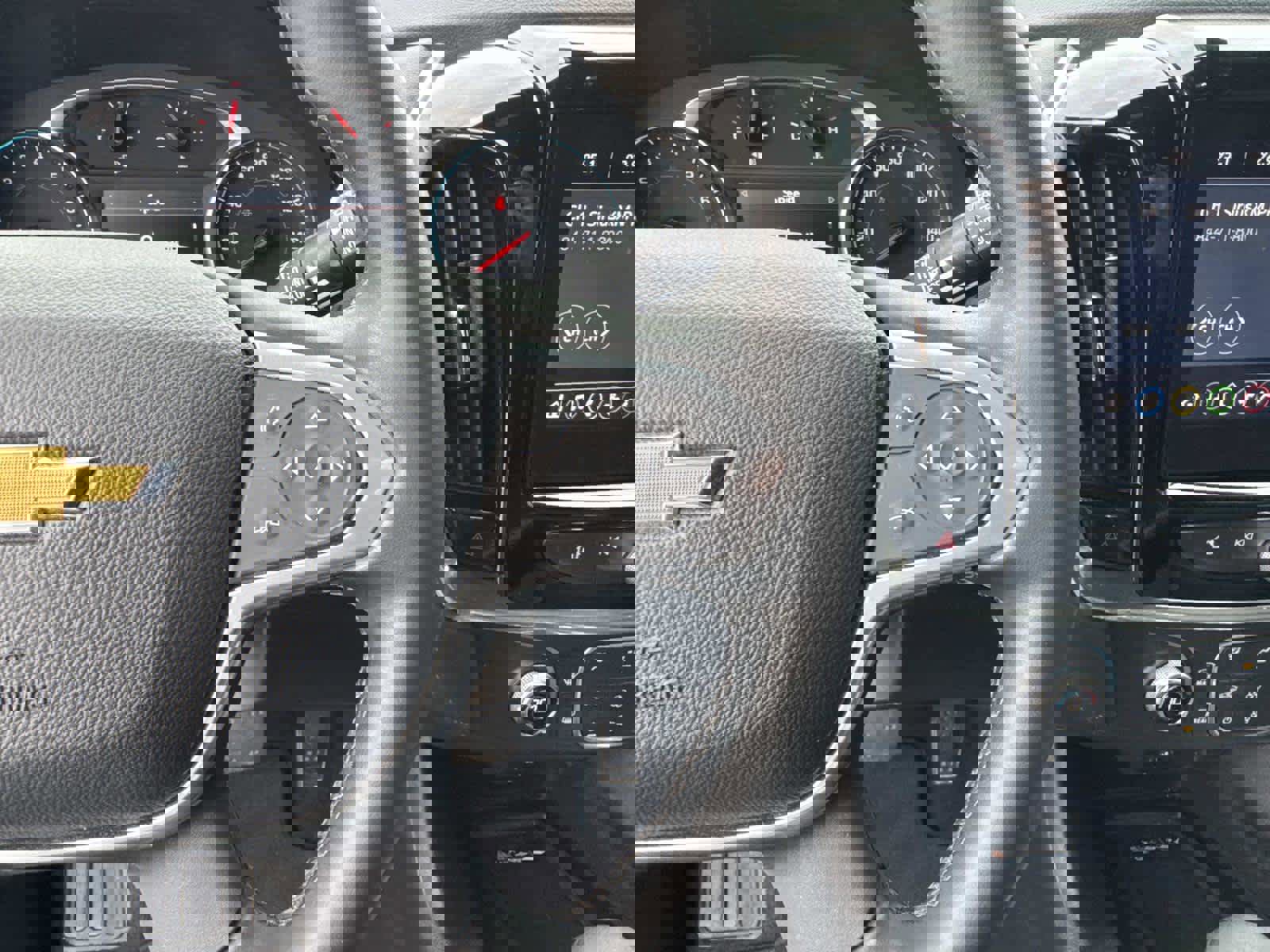 Used 2023 Chevrolet Traverse LT image 40