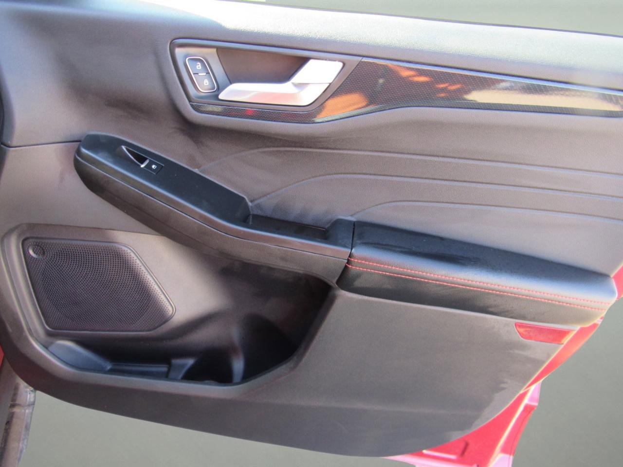 Used 2024 Ford Escape ST-Line image 34