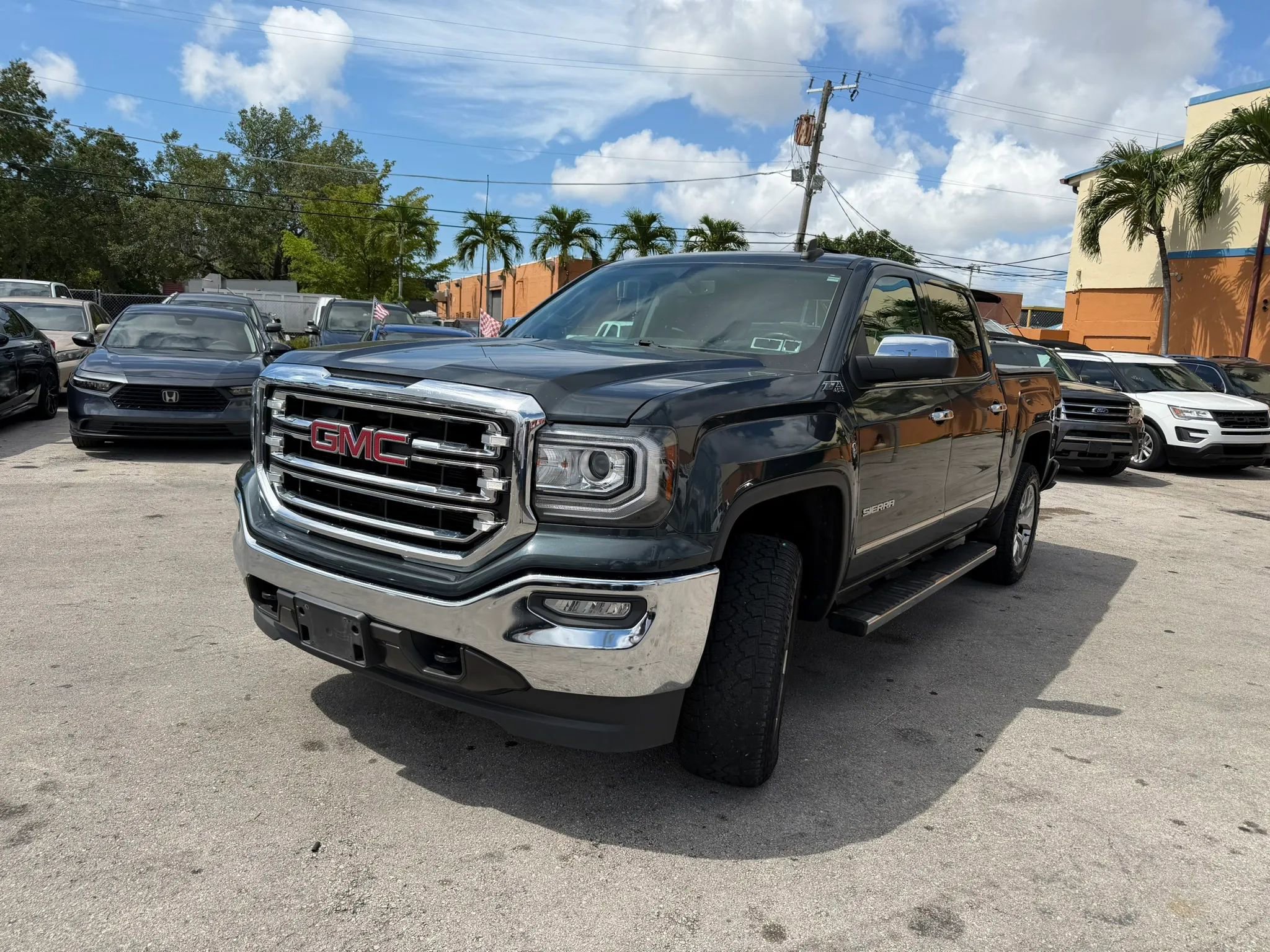 Used 2017 GMC Sierra 1500 SLT w/ SLT Premium Package AWD/4WD image 1