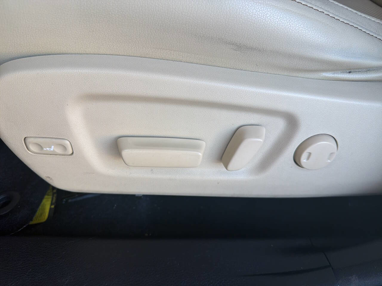 Used 2015 Toyota Highlander Limited image 20