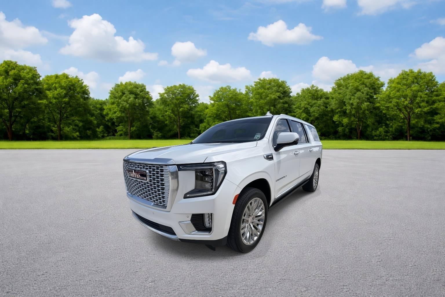 Used 2023 GMC Yukon XL Denali RWD image 3