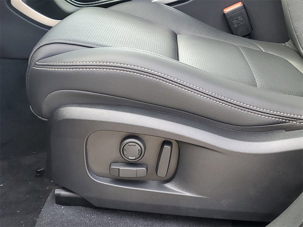 New 2026 Jaguar F-PACE R-Dynamic S image 12