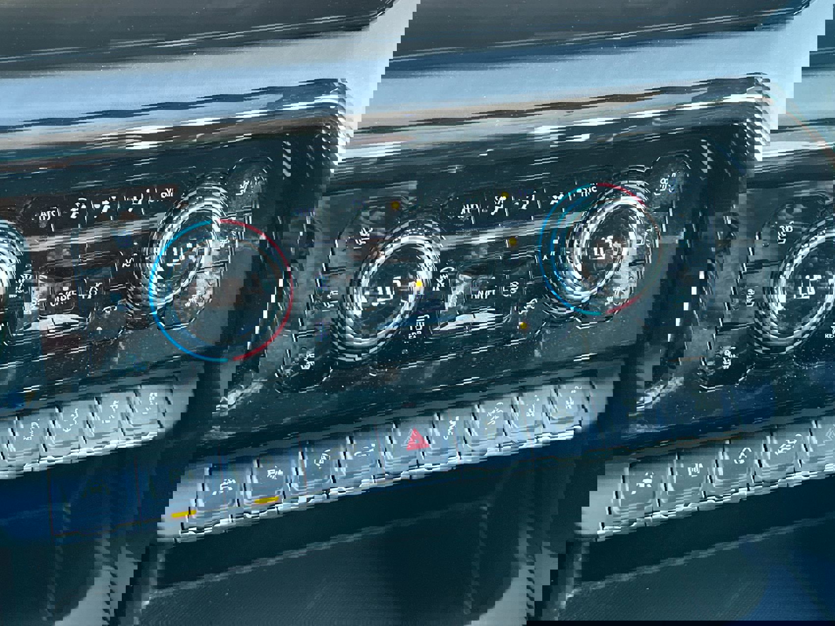 Used 2025 GMC Sierra 1500 AT4X image 19