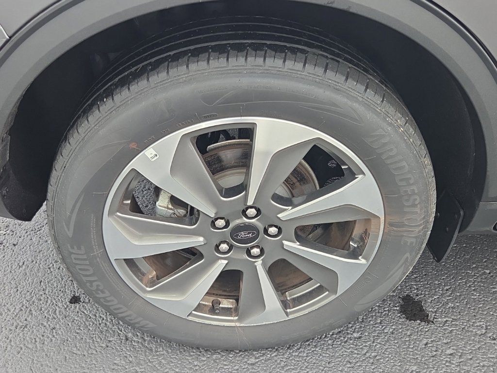 Used 2025 Ford Escape Platinum AWD/4WD image 10