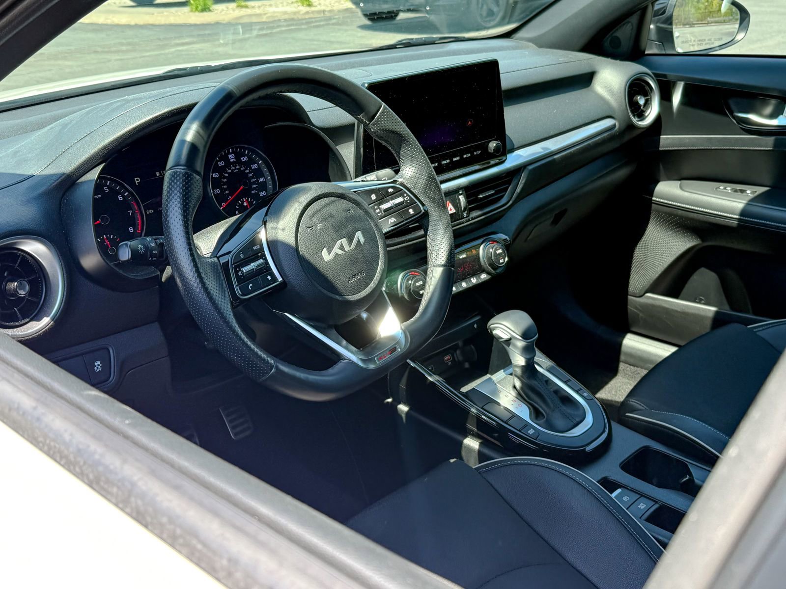 Used 2023 Kia Forte GT-Line w/ GT-Line Premium Package FWD image 15