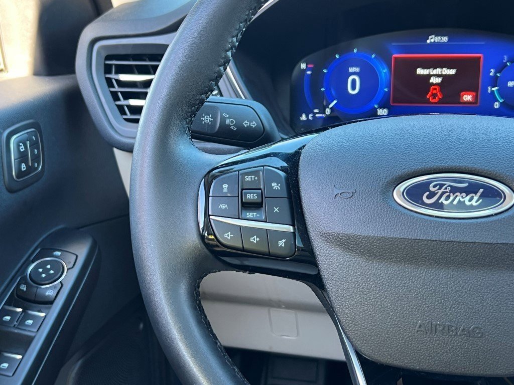 Used 2022 Ford Escape Titanium w/ Class II Trailer Tow Package image 25