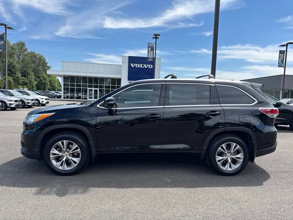 Used 2015 Toyota Highlander XLE AWD/4WD image 2