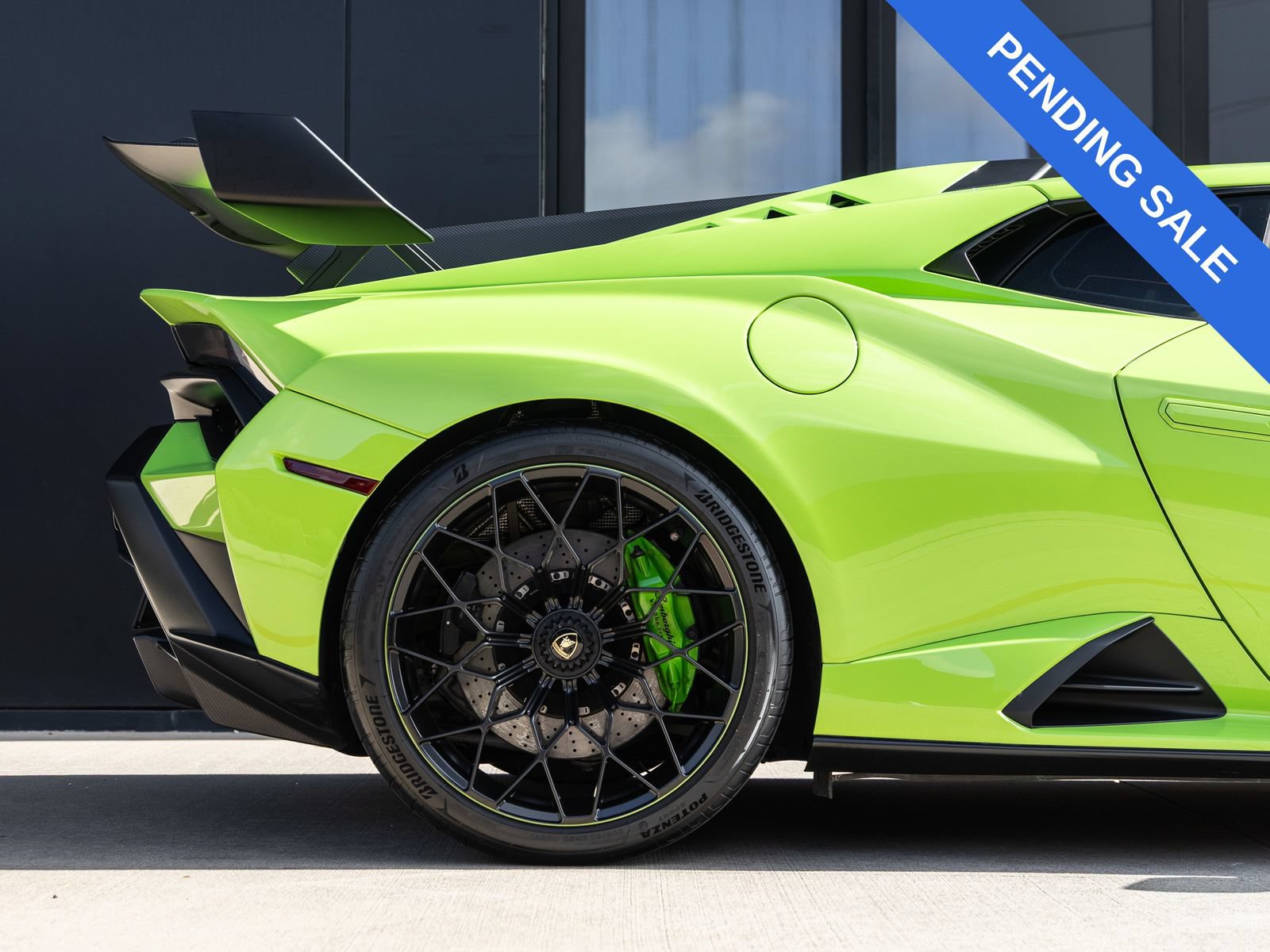 Used 2023 Lamborghini Huracan STO RWD image 41