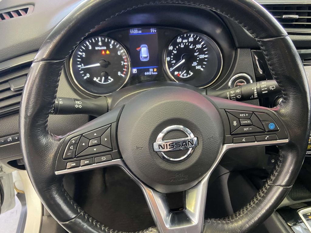 Used 2019 Nissan Rogue SV w/ Premium Package image 19