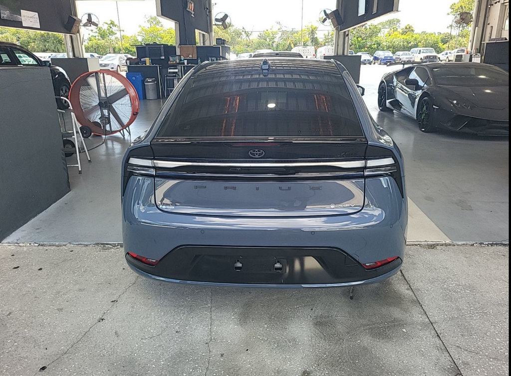 Used 2025 Toyota Prius Plug-In Hybrid FWD image 4