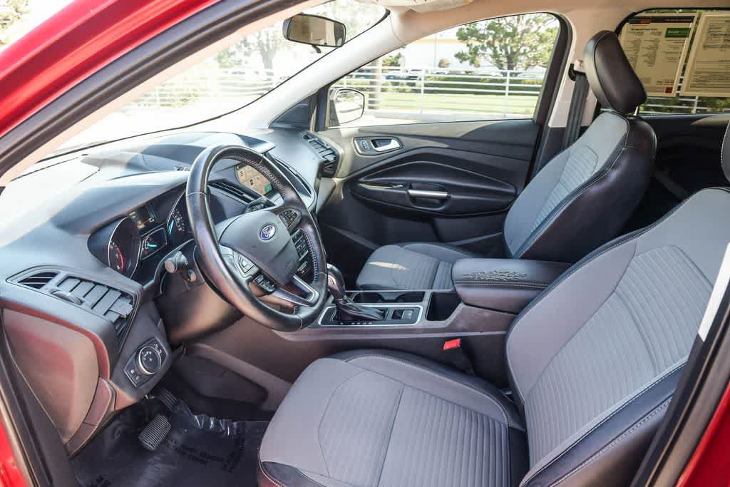 Used 2019 Ford Escape SE FWD image 17