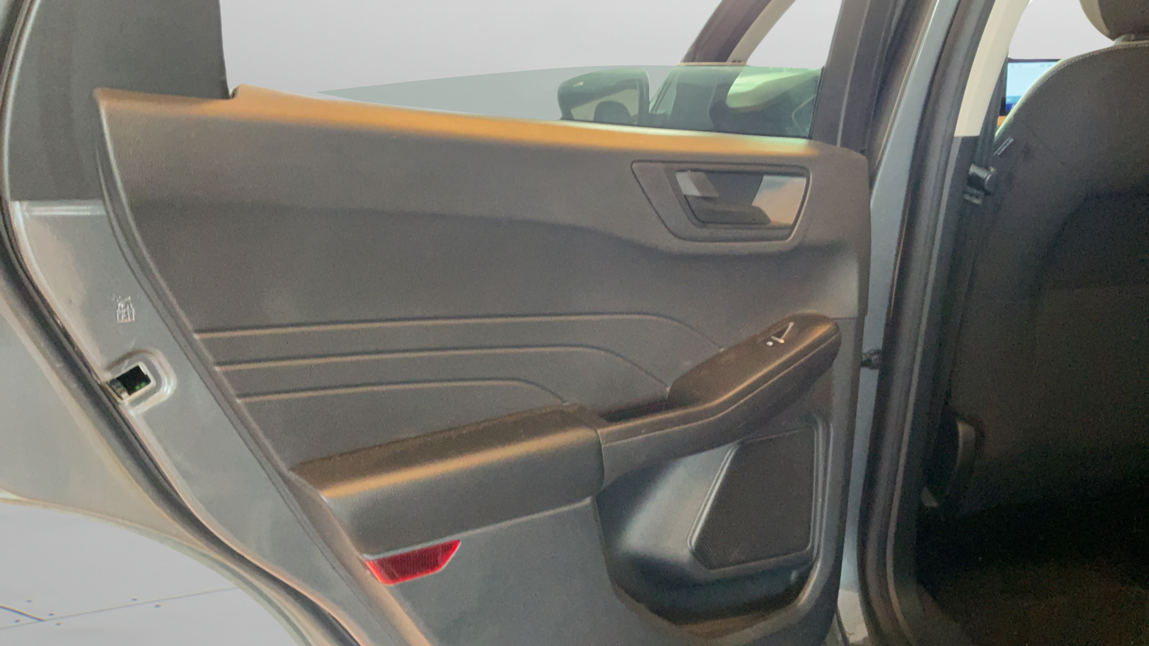 Used 2022 Ford Escape SE w/ SE Sport Appearance Package FWD image 24