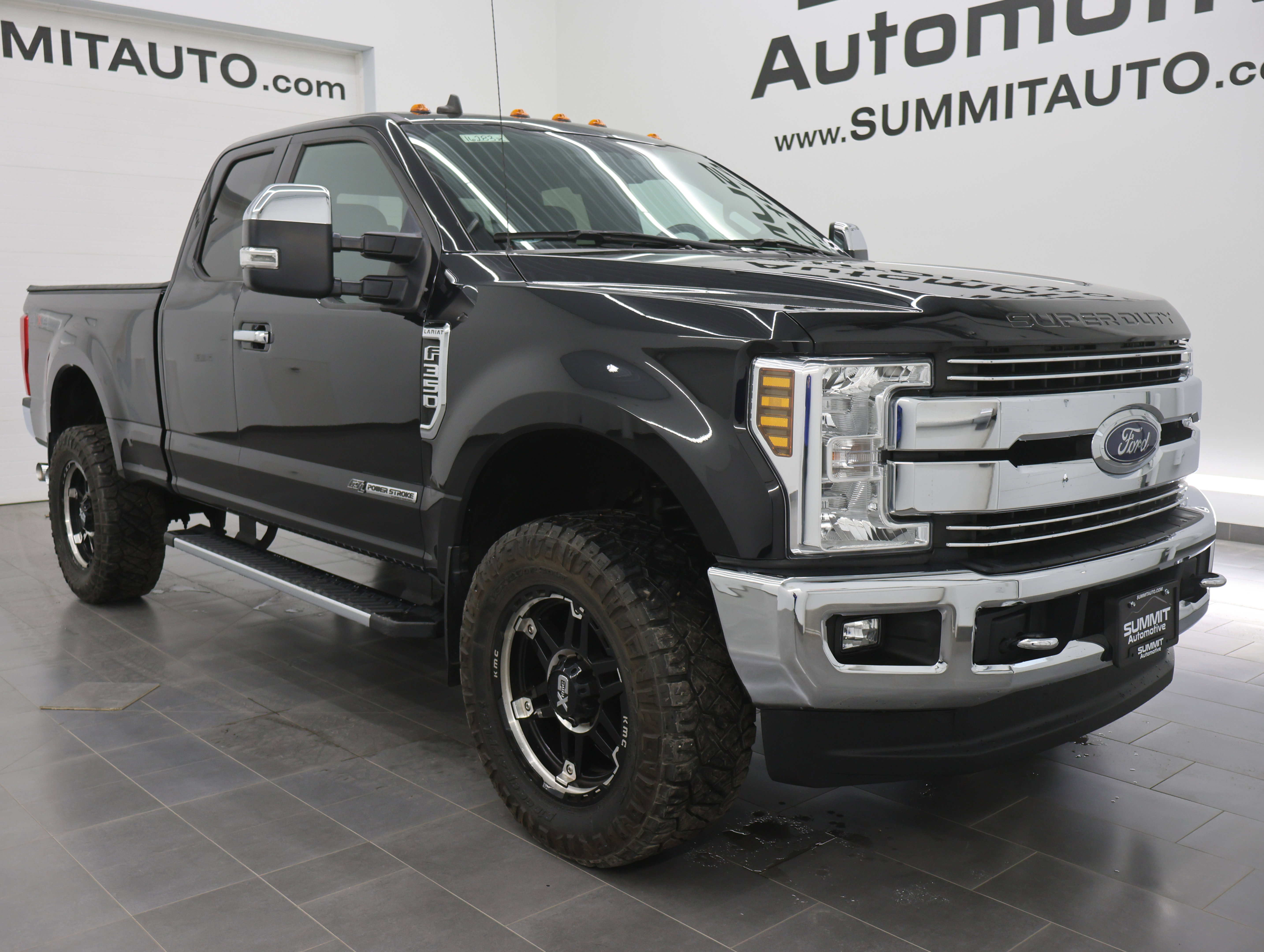 Used 2019 Ford F350 Lariat w/ Chrome Package image 2