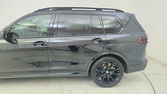 Used 2024 BMW X7 xDrive40i w/ M Sport Package image 11