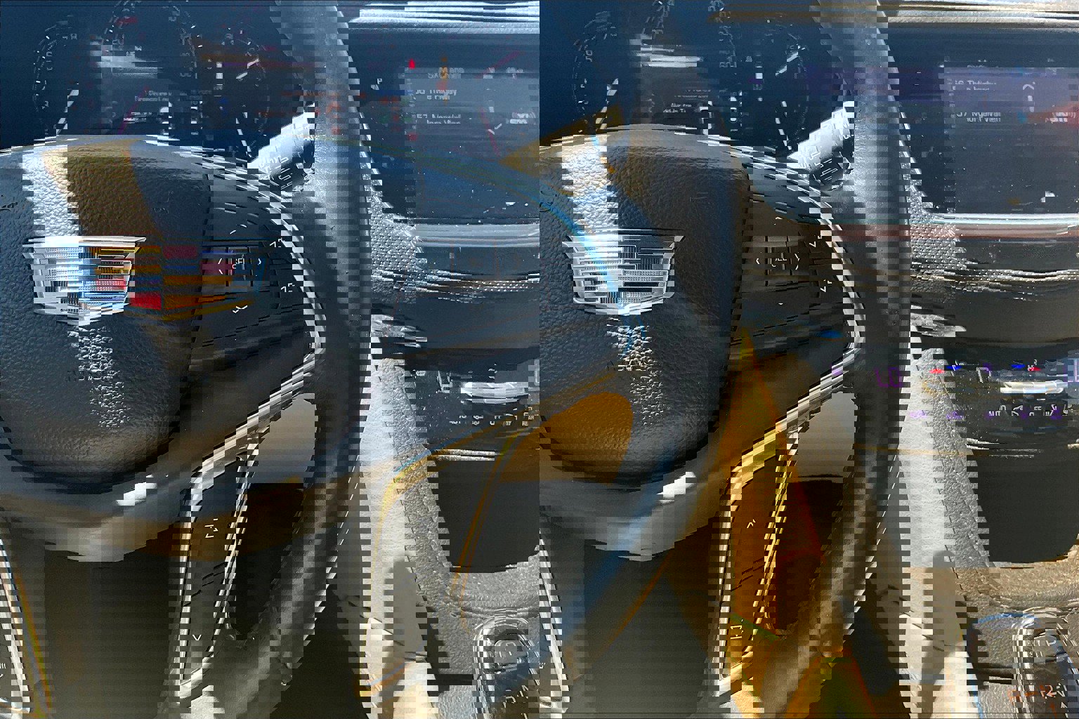 Used 2017 Cadillac XT5 Luxury w/ Driver Awareness Package image 18