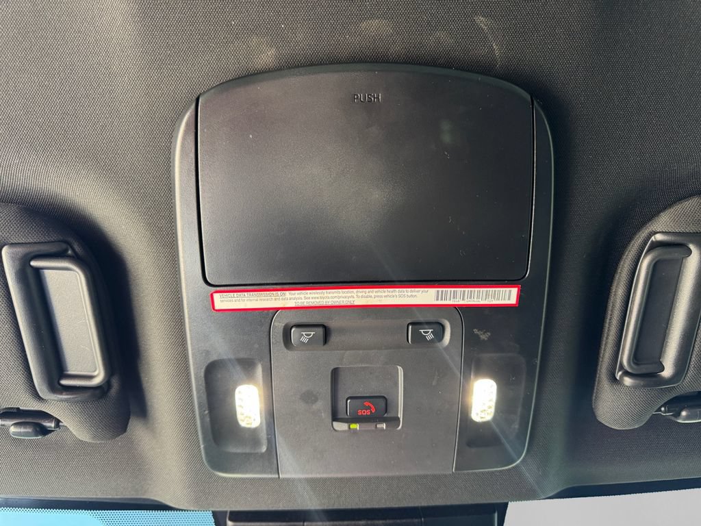 Used 2025 Toyota Camry SE FWD image 20