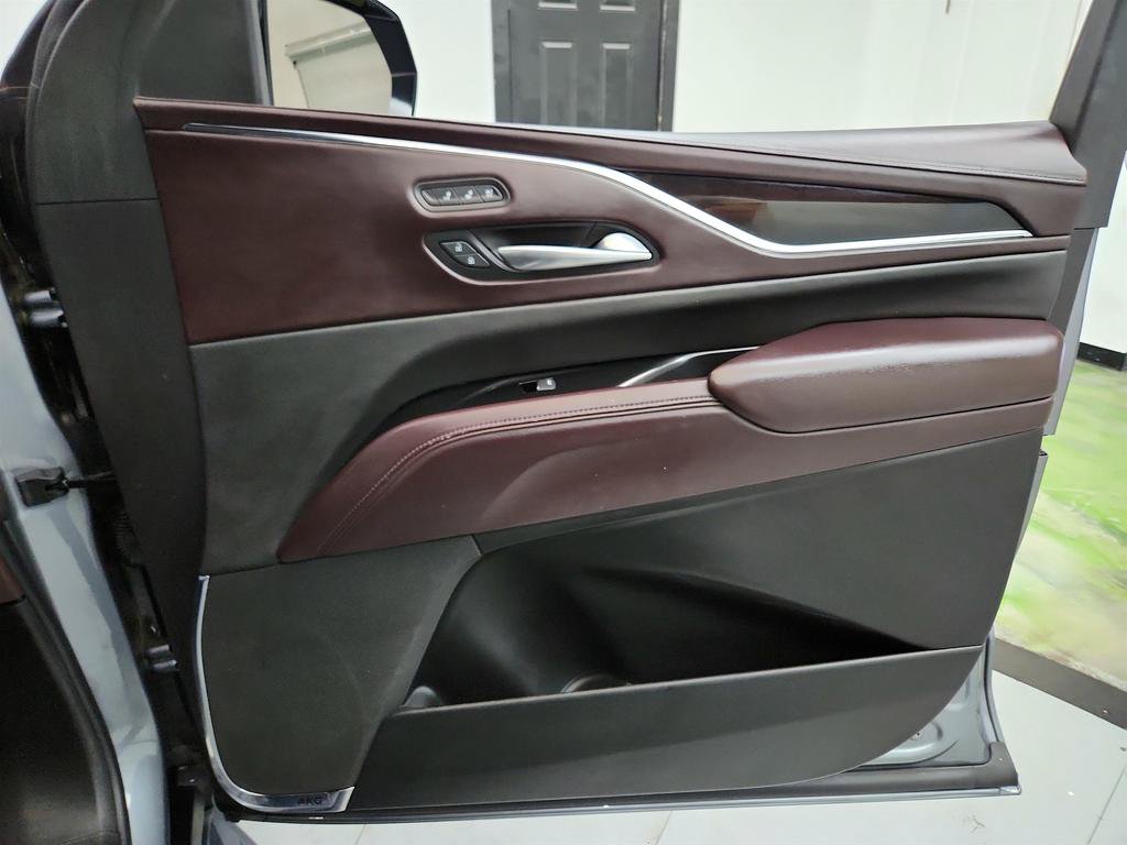 Used 2022 Cadillac Escalade ESV Sport Platinum w/ LPO, ONYX Package AWD/4WD image 30