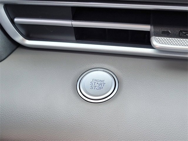 New 2025 Hyundai Elantra Blue image 17