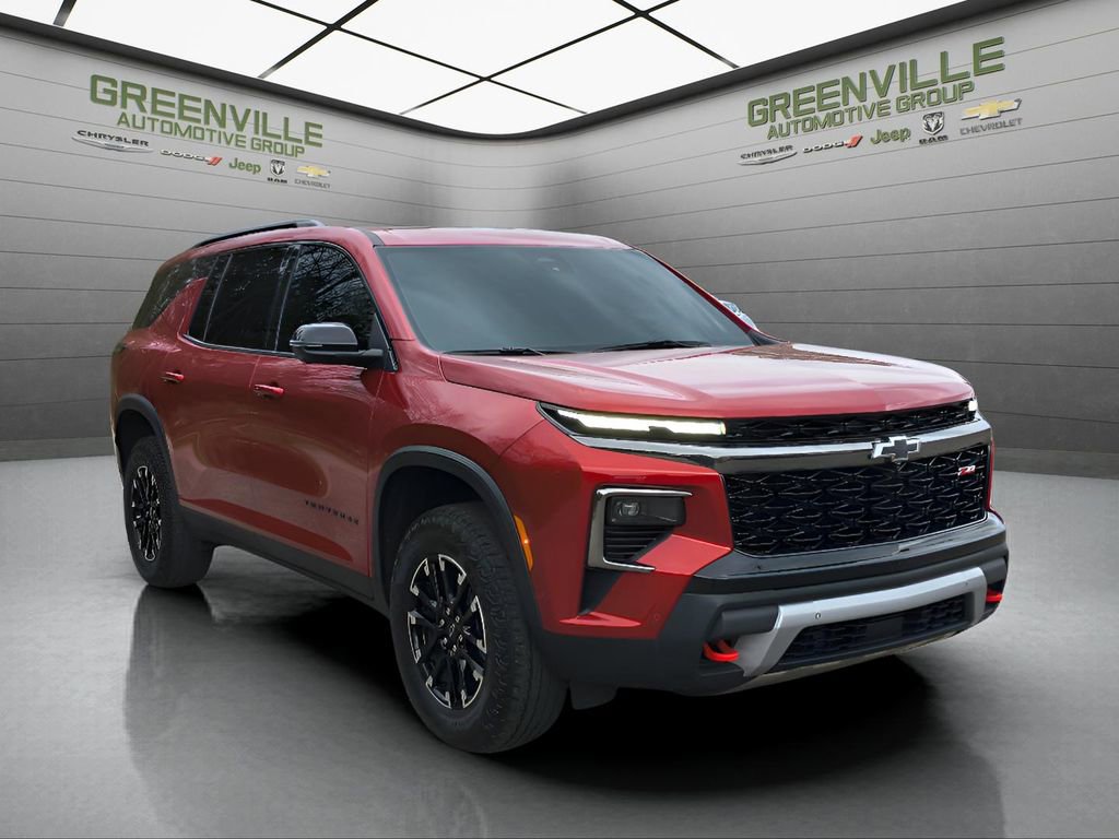Used 2024 Chevrolet Traverse Z71 w/ Enhanced Driving Package image 9