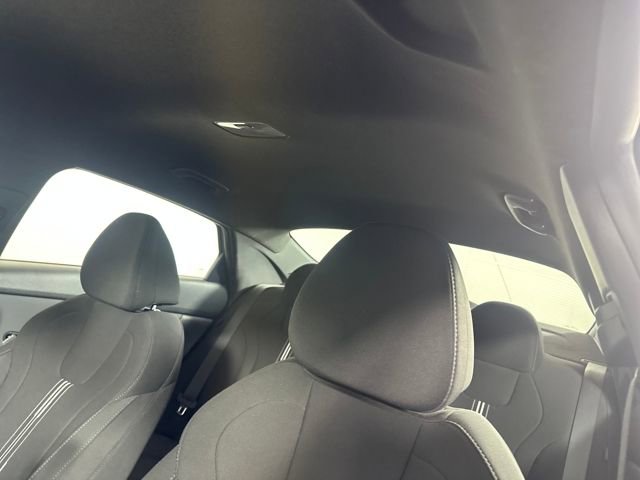 Certified 2025 Hyundai Elantra Sport image 12