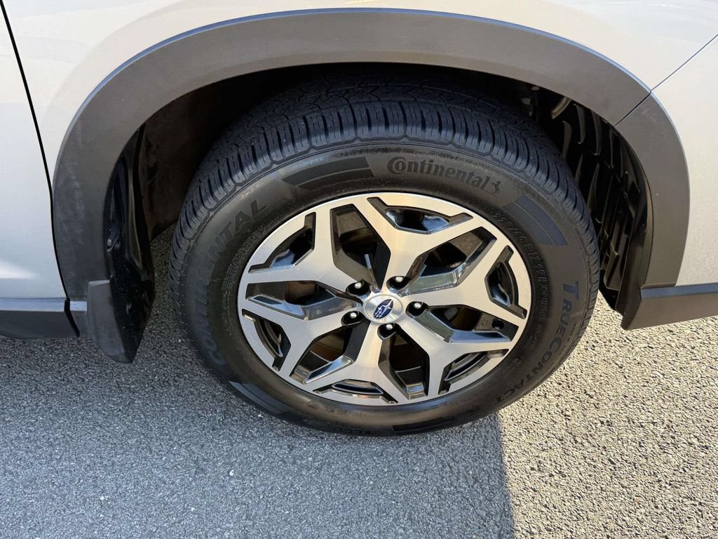 Used 2019 Subaru Forester Premium AWD/4WD image 12