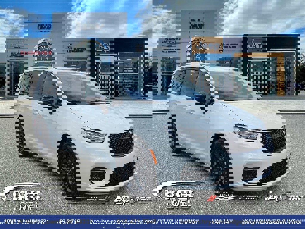 New 2026 Chrysler Pacifica Limited image 1