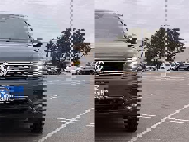 Used 2019 Volkswagen Tiguan SEL Premium image 11