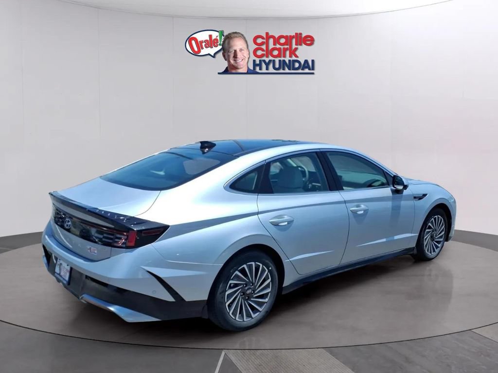 New 2026 Hyundai Sonata Limited FWD image 5