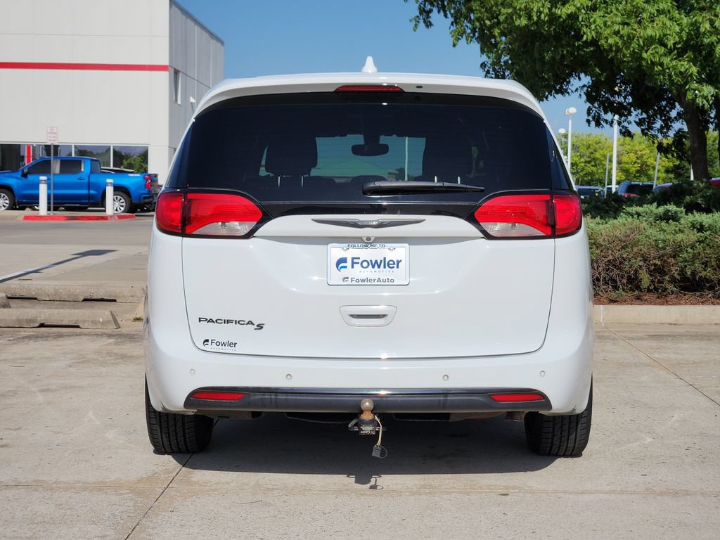 Used 2020 Chrysler Pacifica Touring w/ S Appearance Package FWD image 6