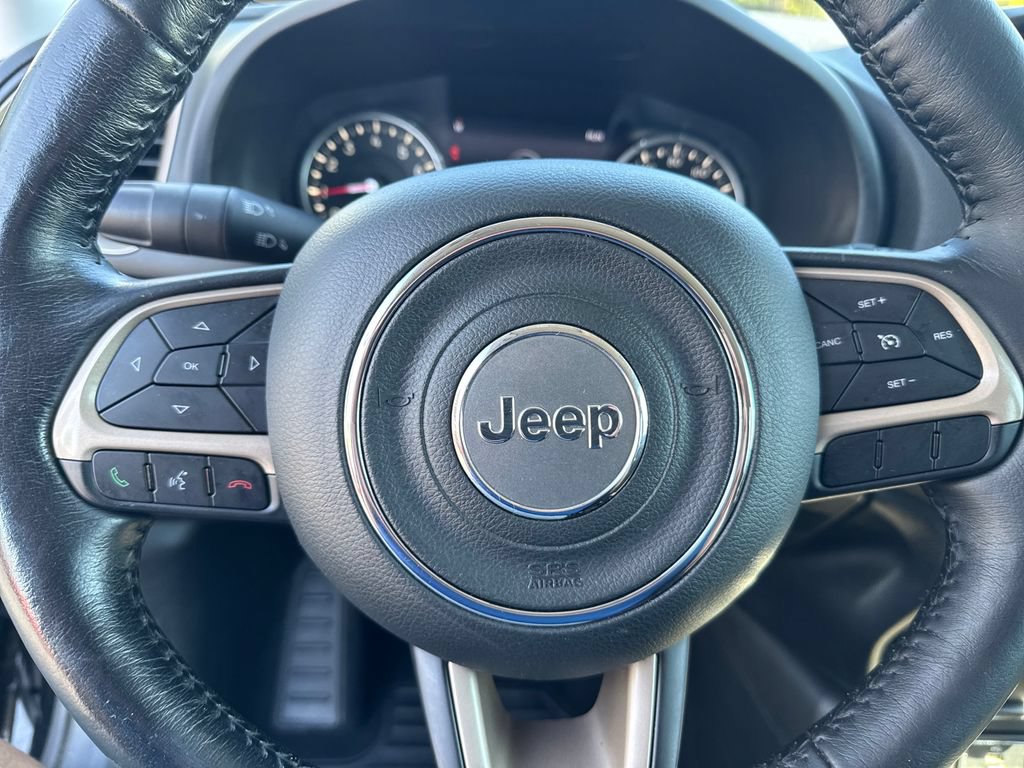 Used 2017 Jeep Renegade Latitude AWD/4WD image 18